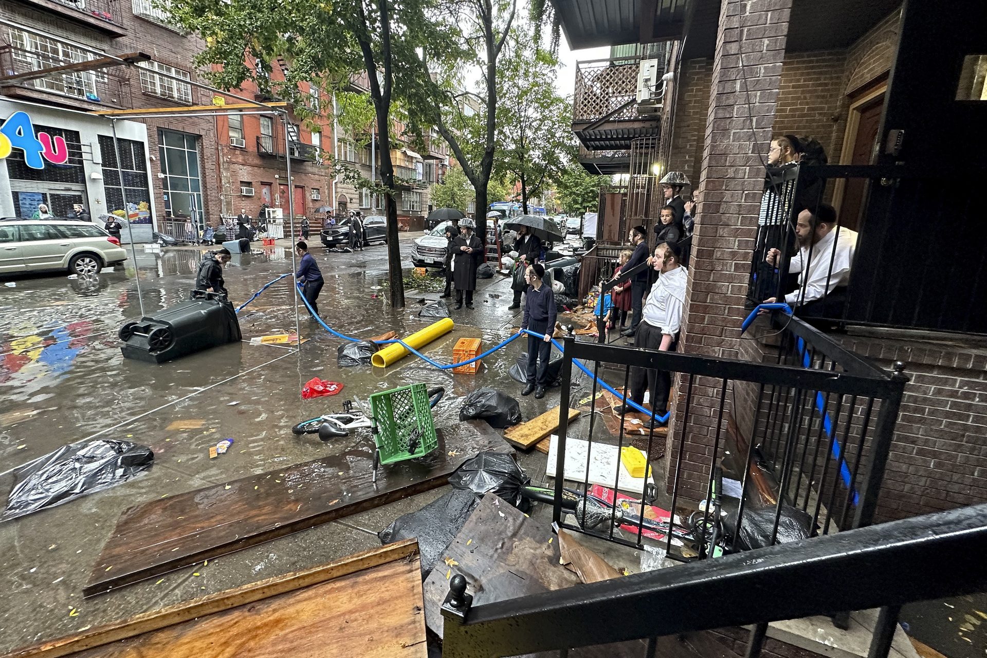 Tempestade alaga Nova York e governo declara estado de emergência