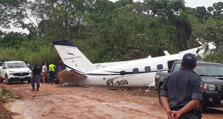 Um avião com mais de 10 pessoas caiu em Barcelos neste sábado (16) - Foto: Reprodução | Whatsapp