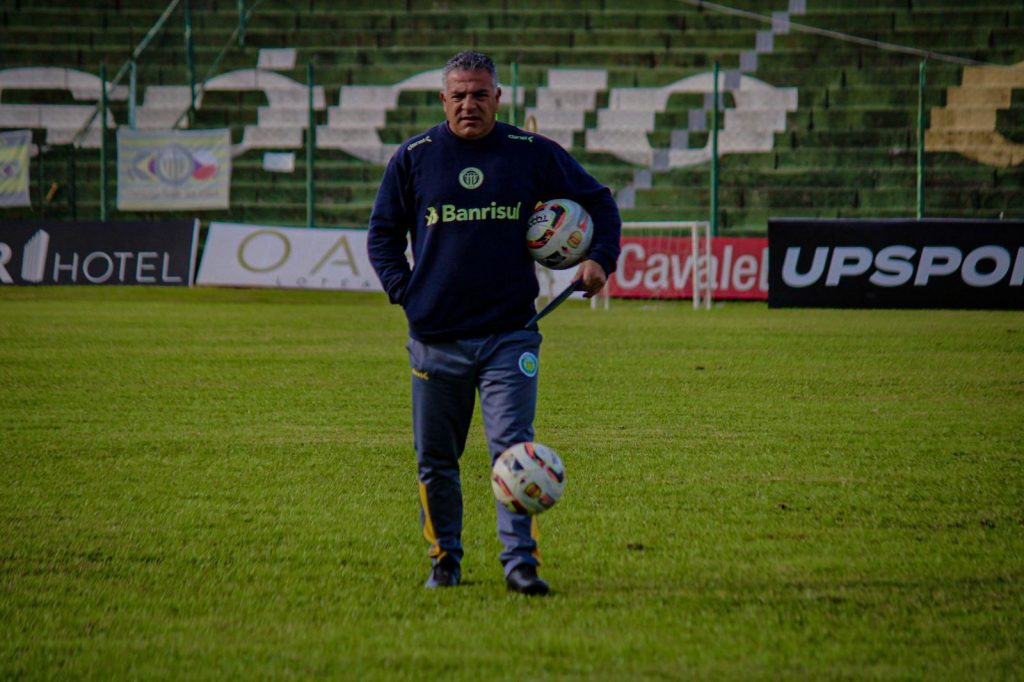 Amazonas FC anuncia Luizinho Vieira como novo técnico
