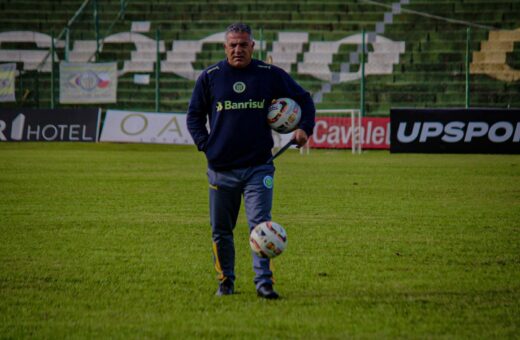 Amazonas FC anuncia Luizinho Vieira como novo técnico