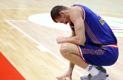 Borisa Simanic passou por cirurgia para retirar o rim, após levar pancada durante jogo da Copa do Mundo de Basquete - Foto: Reprodução/ X @brasilcoast2