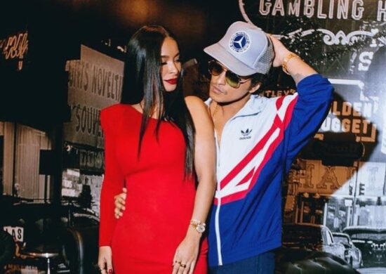 Bruno Mars é casado Saiba quem é Jessica Caban, namorada do cantor