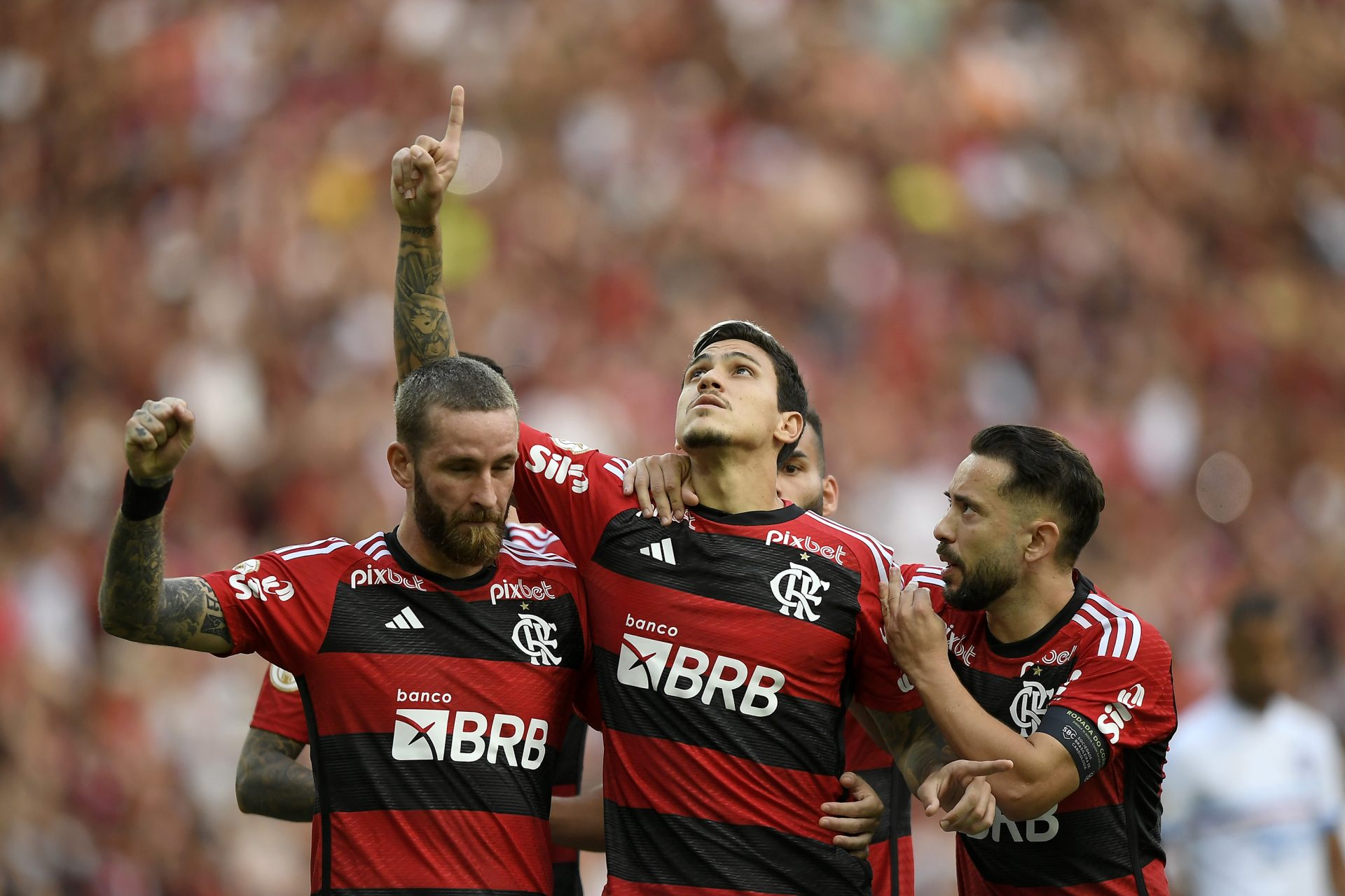 Pedro, do Flamengo, comemora seu gol marcado sobre a equipe do Bahia - Foto: André Fabiano/Código19/Estadão Conteúdo