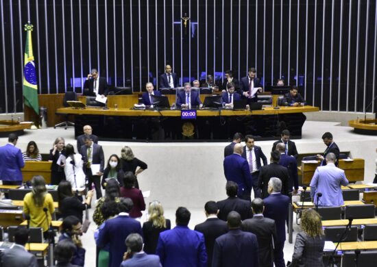 Discussão e votação do PL do ICMS - Foto: Zeca Ribeiro / Câmara dos Deputados