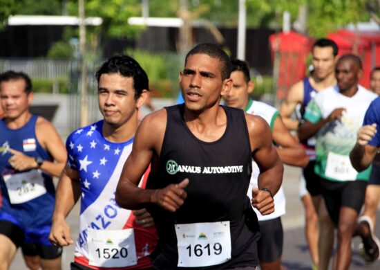 Corrida Internacional da Cidade de Manaus na Ponta Negra - Foto: Altemar Alcantara/Semcom