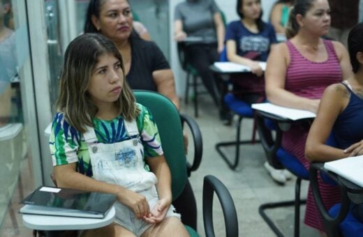 Jovens durante cursos de qualificação - Foto: Henrique Miranda/Setemp