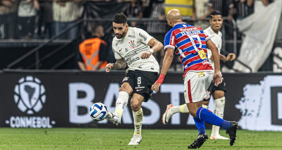 Os gols saíram no primeiro tempo