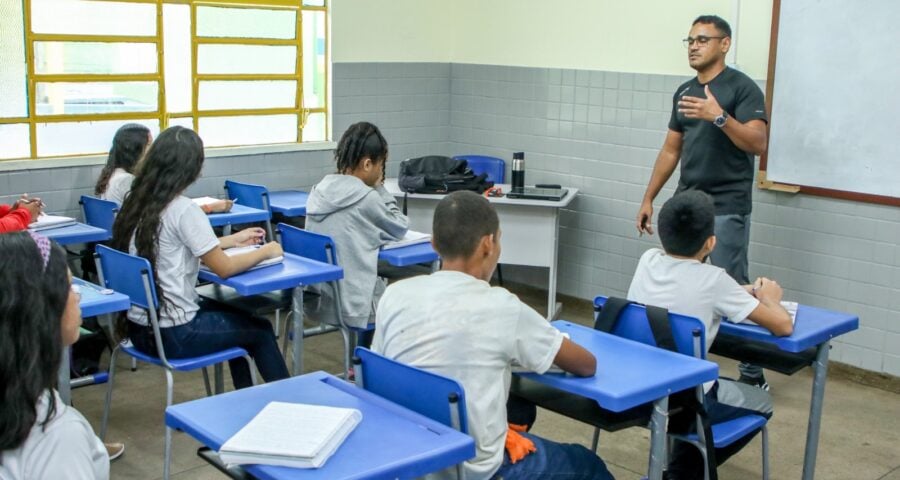 Professor deve fazer inscrição via site do Processo Seletivo - Foto: Eliton Santos/ Arquivo Semed