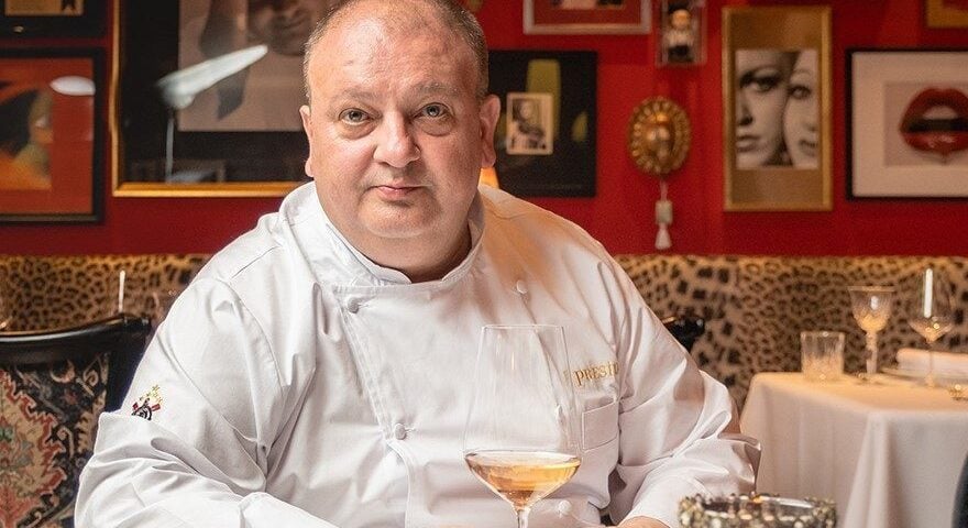 Renomado chef francês Erick Jacquin em seu restaurante - Foto: Reprodução/Facebook@erickjacquintompero