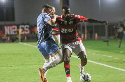 O Flamengo contou com um jogador a menos no segundo tempo