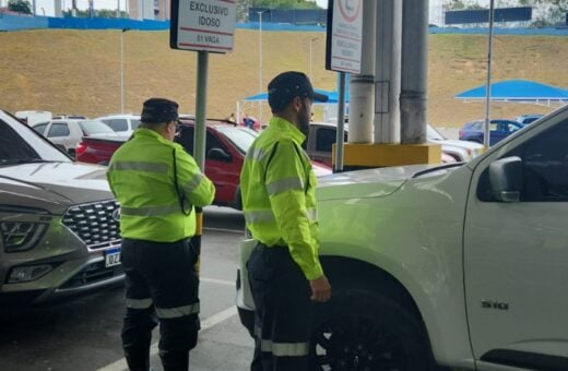 O foco do monitoramento foram as vagas de estacionamento especiais de supermercados e do shopping Manauara. - Fotos: Divulgação / IMMU