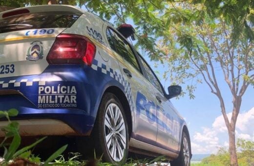 O suspeito foi preso em flagrante pelos crimes de desacato, injúria racial, lesão corporal e embriaguez alcoólica ao volante