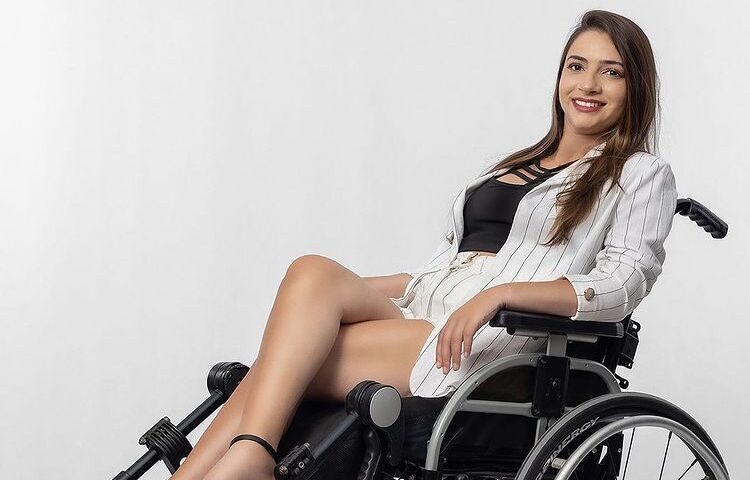 Laís Souza, ex-atleta olímpica será uma das palestrantes do ciclo de palestras da Semana da Pessoa com Deficiência - Foto: Reprodução/ Instagram @lalikasouza