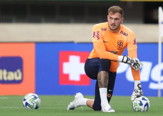 O goleiro Lucas Perri concede entrevista coletiva após o primeiro treino da Seleção, em Belém - Foto: Reprodução/ Vitor Silva/CBF