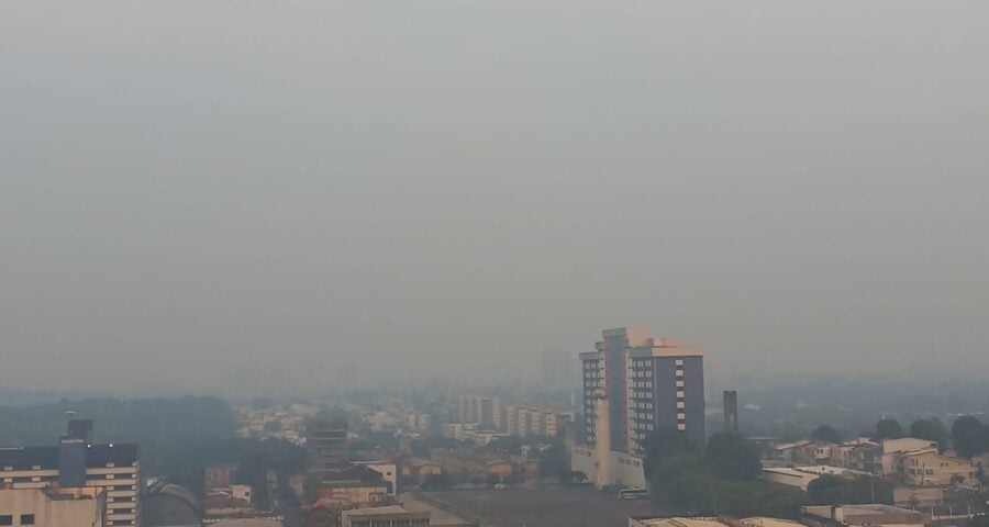 Manaus amanhece novamente encoberta por fumaça; qualidade do ar é 'péssima'