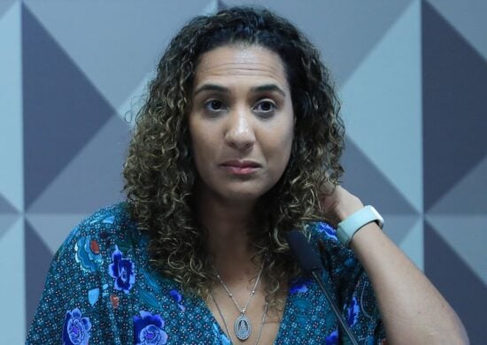 Após postagem racista de assessora, Anielle Franco pede desculpas a Casares