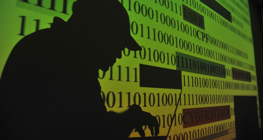 Quadrilha-de-hackers-liderada-por-garoto-de-14-anos-e-presa-em-SP