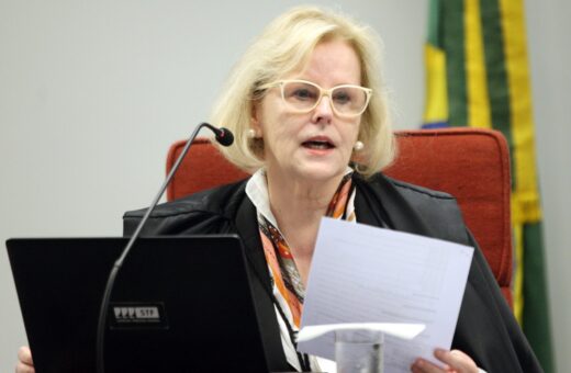 Rosa Weber chora durante última sessão na presidência