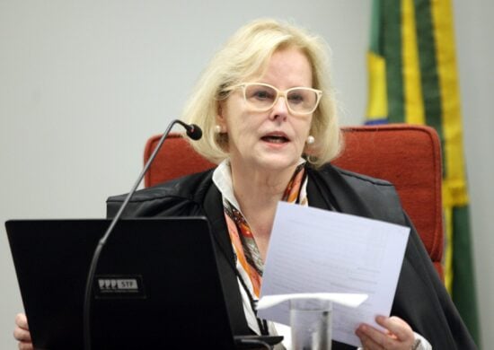 Rosa Weber chora durante última sessão na presidência