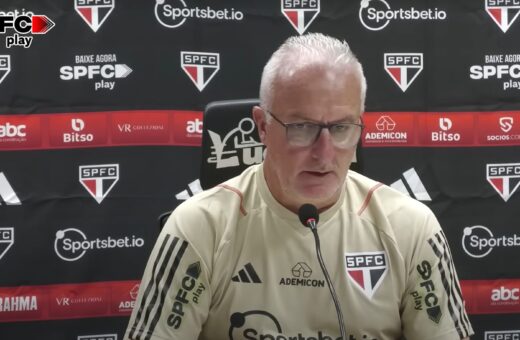 Dorival se mostra confiante com a vitória do São Paulo, mas ainda não se dá o direito de comemorar - Foto: Reprodução/ São Paulo FC