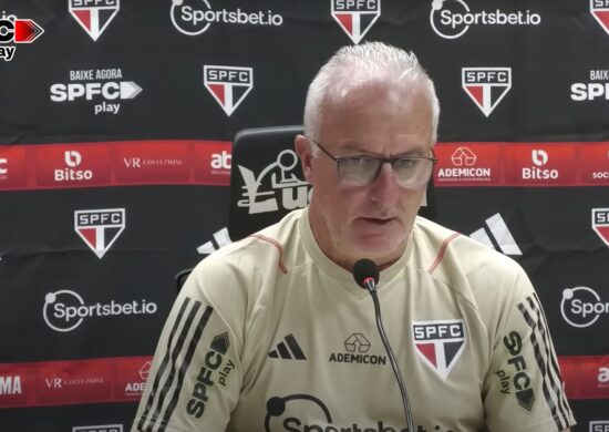 Dorival se mostra confiante com a vitória do São Paulo, mas ainda não se dá o direito de comemorar - Foto: Reprodução/ São Paulo FC