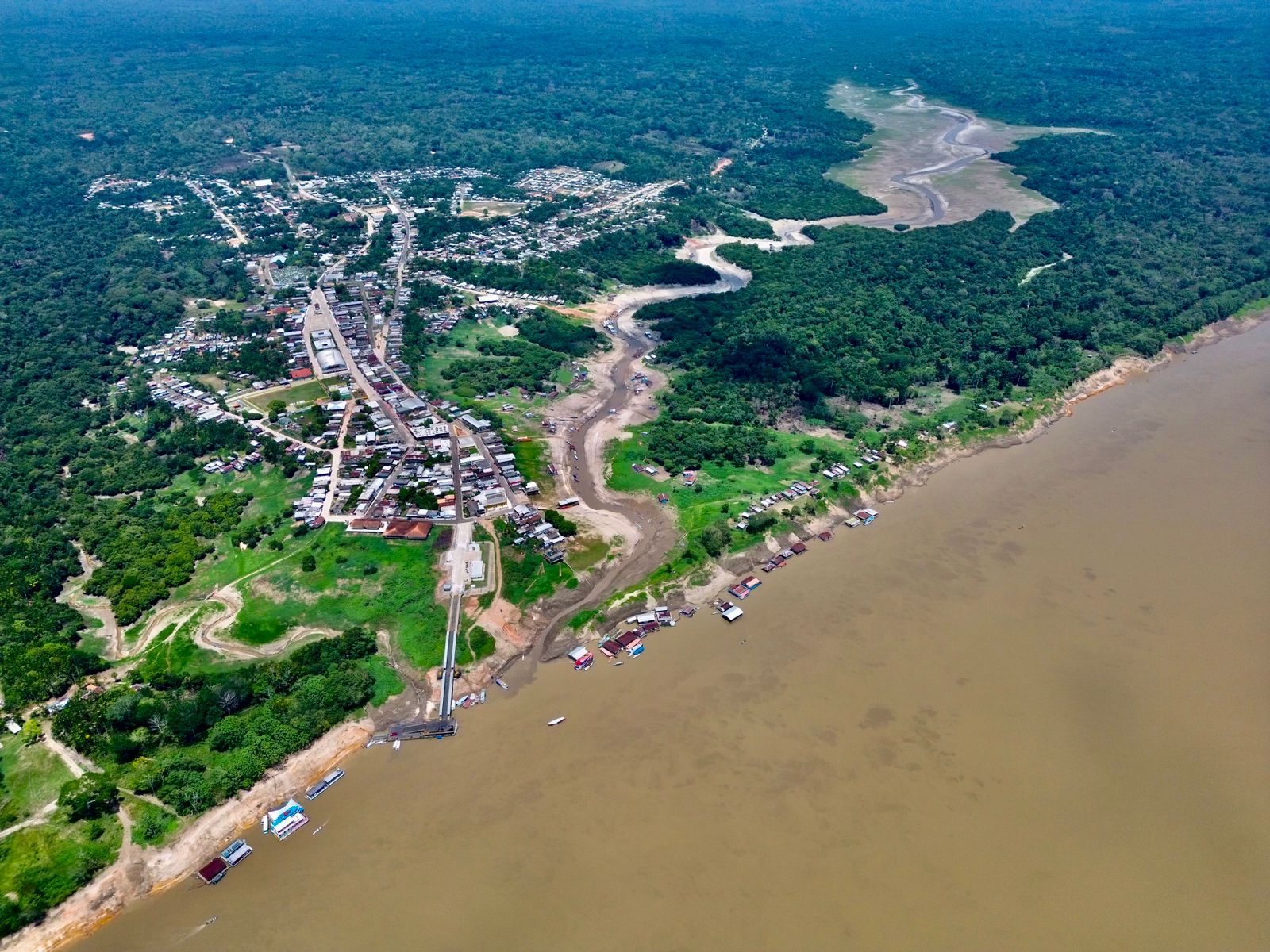 Estiagem atinge Rio Tefé e já deixa várias comunidades isoladas - Foto: Divulgação/Defesa Civil de Alvarães