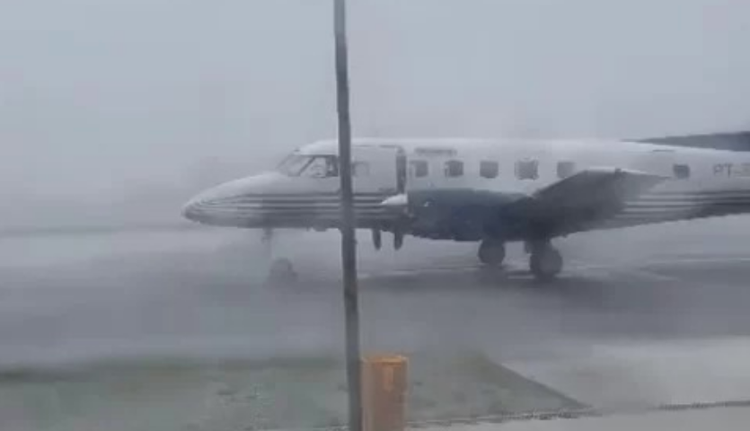 Tempestade no aeroporto de Barcelos antes da queda do avião no sábado (19) - Foto: Reprodução | Whatsapp