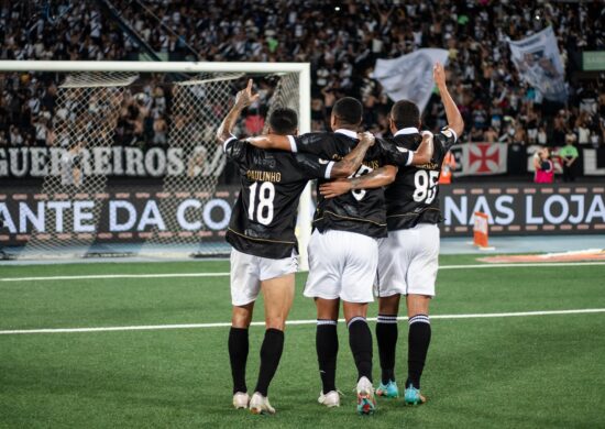 Vasco vence Fluminense, por 4 a 2, pela 23ª rodada do Brasileirão, neste sábado (16) - Foto: Rfeprodução/ X @VascodaGama