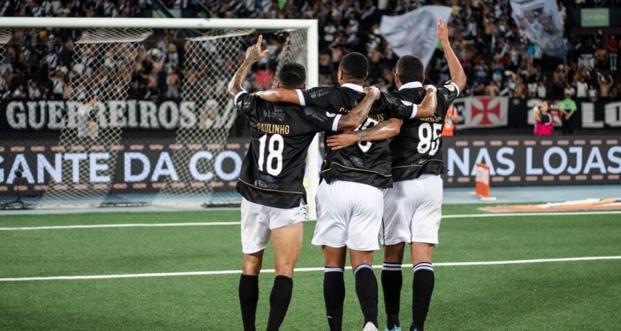 Vasco vence Fluminense, por 4 a 2, pela 23ª rodada do Brasileirão, neste sábado (16) - Foto: Rfeprodução/ X @VascodaGama