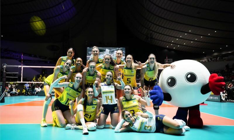 Vôlei feminino Brasil vence Japão e garante vaga para olimpíadas