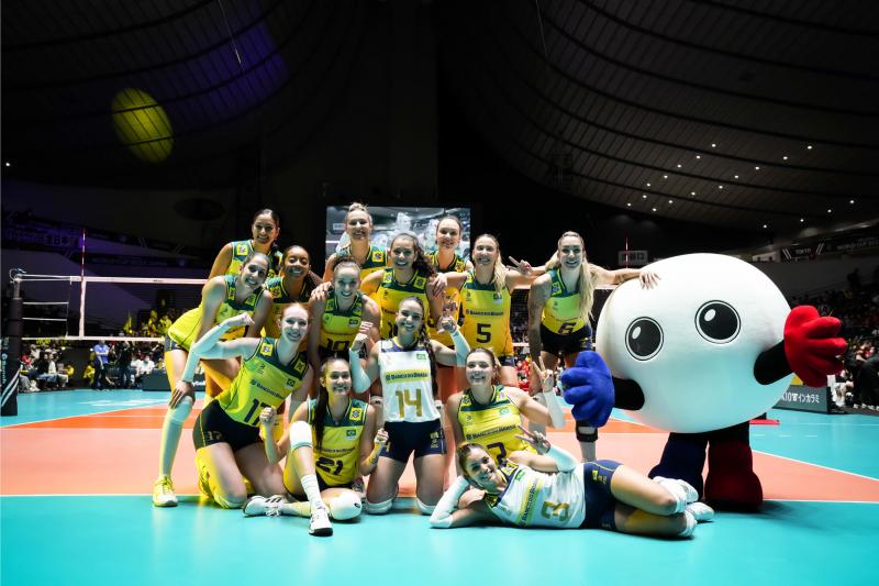 Vôlei feminino Brasil vence Japão e garante vaga para olimpíadas