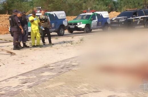 Corpo de homem esfaqueado 13 vezes é encontrado em avenida de Manaus – Foto: Reprodução/TV Norte Amazonas