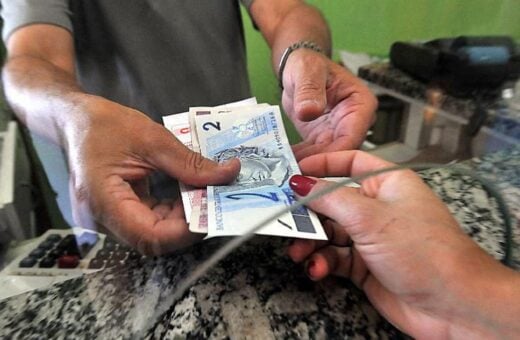 Número de inadimplentes subiu em todo Brasil em agosto - Foto: Marcello Casal Jr/Agência Brasil