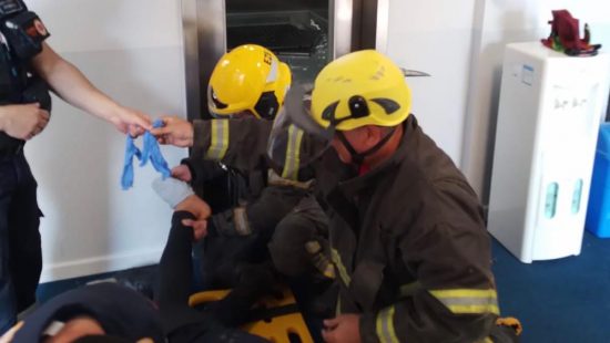 Queda de elevador é apurada pelas autoridades - Foto: Divulgação/CBMSC