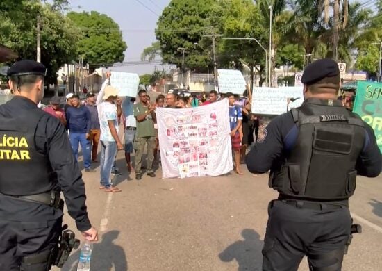 AC: Ex-moradores da Terra Prometida protestam no desfile de 7 de setembro