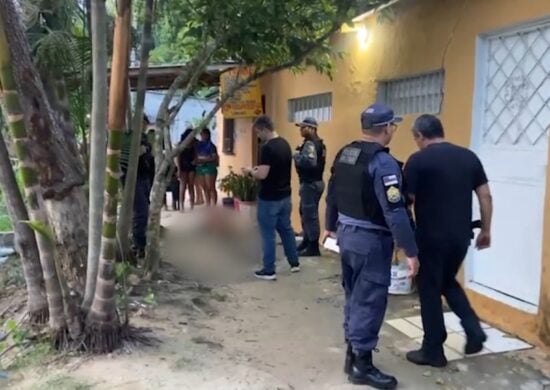 Suspeitos matam dois jovens com tiros na cabeça e tórax em Manaus – Foto: Reprodução/TV Norte Amazonas