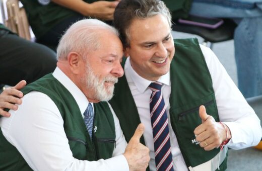 Presidente Luiz Inácio Lula da Silva, e o ministro da Educação, Camilo Santana - Foto: Fabio Rodrigues-Pozzebom/ Agência Brasil