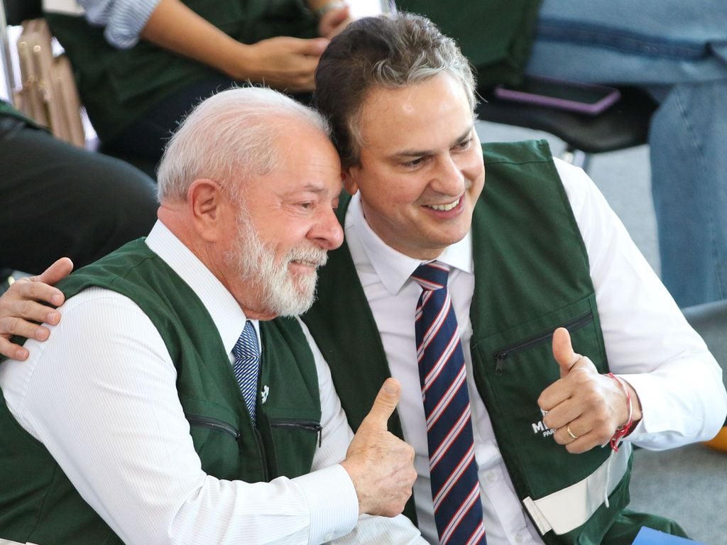 Presidente Luiz Inácio Lula da Silva, e o ministro da Educação, Camilo Santana - Foto: Fabio Rodrigues-Pozzebom/ Agência Brasil