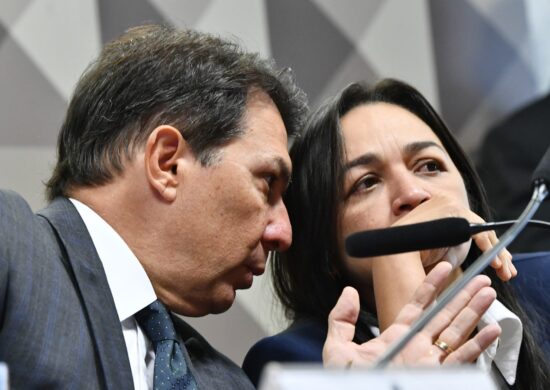 Presidente da CPMI , deputado Arthur Oliveira Maia (União-BA); e a relatora da CPMI, senadora Eliziane Gama (PSD-MA) - Foto: Geraldo Magela/Agência Senado