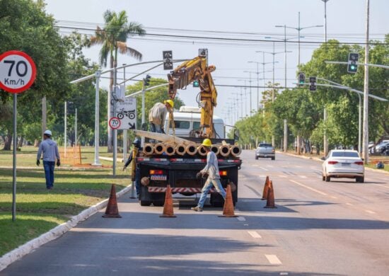 TO: Tradicional decoração natalina começa a ser instalada em Palmas