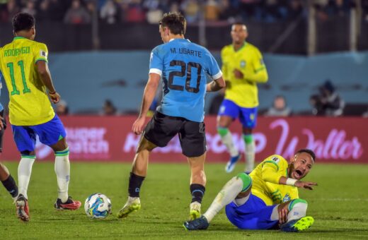 Neymar lesiona o joelho em lance da partida contra o Uruguai - Foto: WesleySantos/EstadãoConteúdo