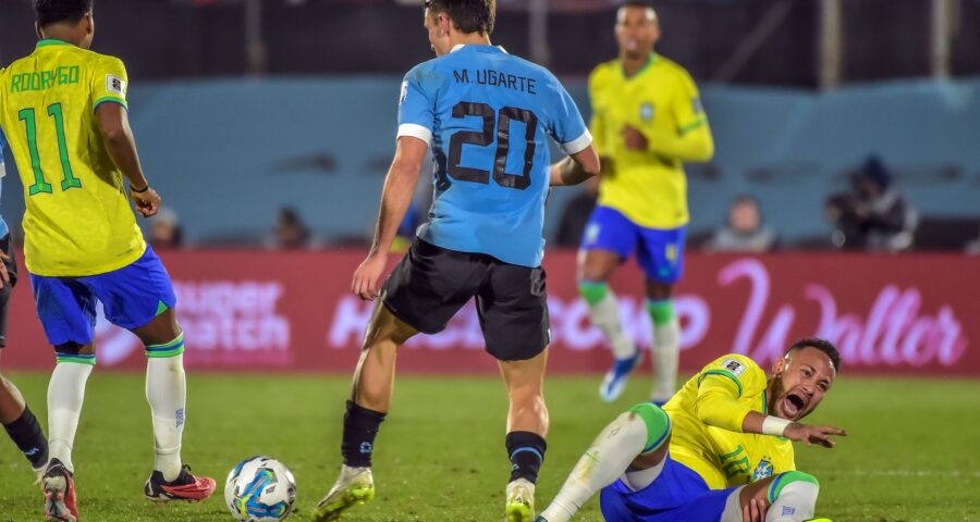 Neymar lesiona o joelho em lance da partida contra o Uruguai - Foto: WesleySantos/EstadãoConteúdo