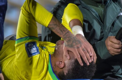 Neymar sofre ruptura no ligamento do joelho e precisará de cirurgia