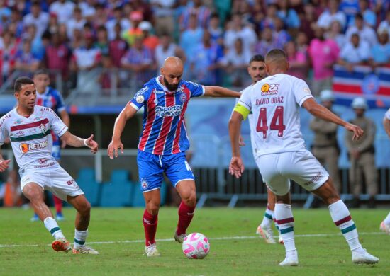 Thaciano, jogador do Bahia durante partida contra o Fluminense no estádio Arena Fonte Nova - Foto: Walmir Cirne/Agif - Agência de Fotografia/Estadão Conteúdo