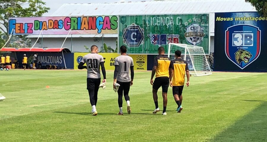 O Amazonas FC realiza treino antes da viagem para Santa Cantarina, para a partida da decisão no próximo domingo (22) - Foto: Haliandro Furtado/ GNC