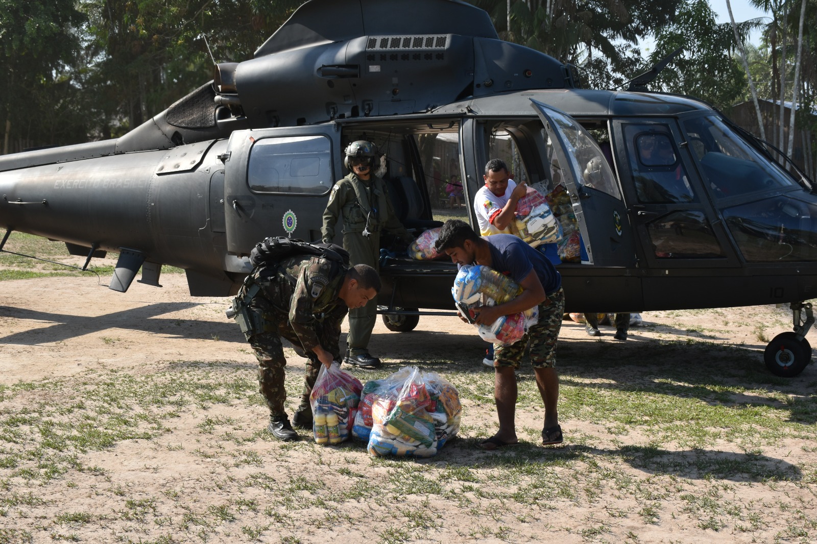 Neste primeiro momento, os alimentos foram entregues a 170 famílias residentes - Foto: Divulgação/CMA