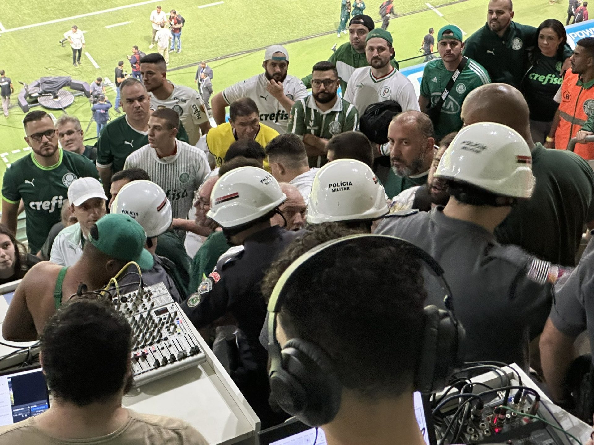 Jornalistas argentinos são acusados de racismo no estádio Allianz Parque, no jogo entre Palmeiras e Boca Juniors - Foto: Reprodução/ X @f_delaurentiis