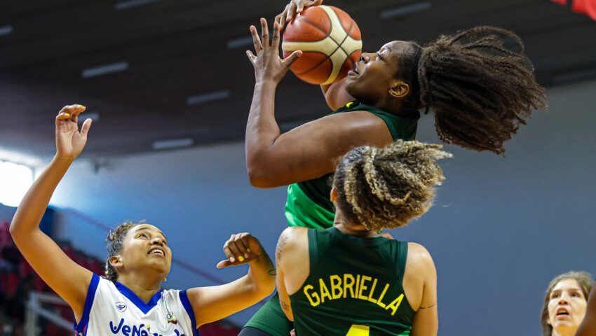 Seleção brasileira de basquete vence a Venezuela e conquista vaga na semifinal - Foto: Reprodução/CBB