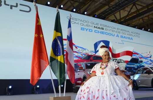 BYD assume fábrica na Bahia e anuncia produção de carros para 2024