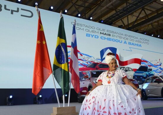 BYD assume fábrica na Bahia e anuncia produção de carros para 2024